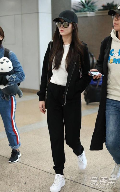 迪丽热巴是什么品牌的运动服装?