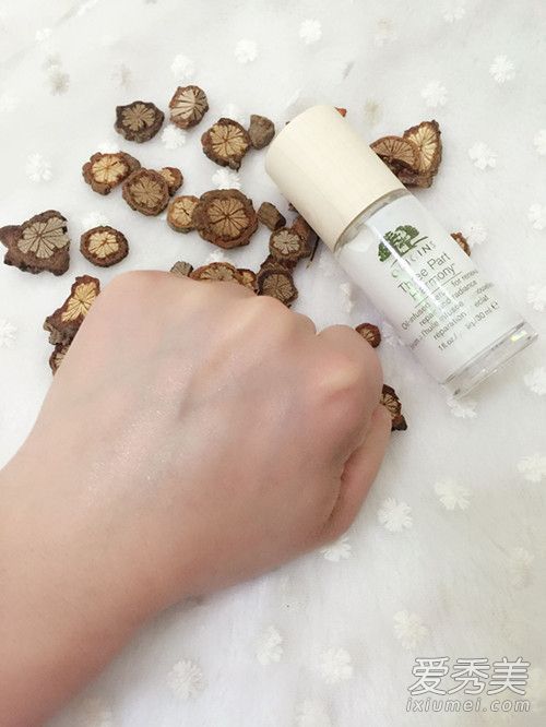 应如何使用精华，以免用错方法浪费大笔金钱