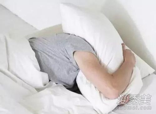 睡觉也是学习的一个技巧。然而，随着你的睡眠，一些坏习惯变得越来越丑。