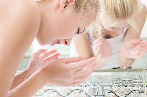 冬天洗脸，添加一些细纹，减少一年的白嫩。