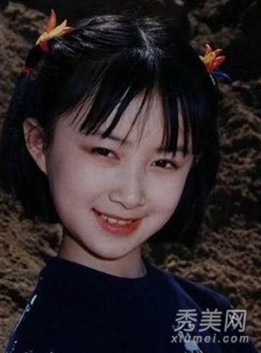 杨幂在李小璐的老照片与整容手术或自然美相比?