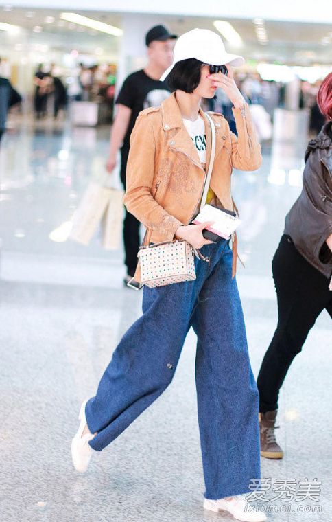 刘石狮机场是什么牌子的驼绒大衣？