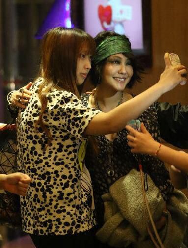 化妆师对女明星下手太重了。浓妆吓死我了。