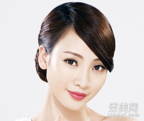 明星整形手术后遗症不会损害杨颖的面部僵硬