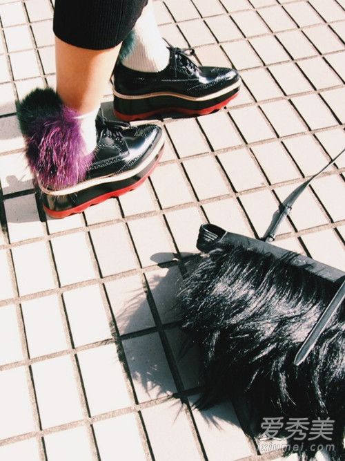 利用时尚的民间食谱为旧衣服增添时尚的质感