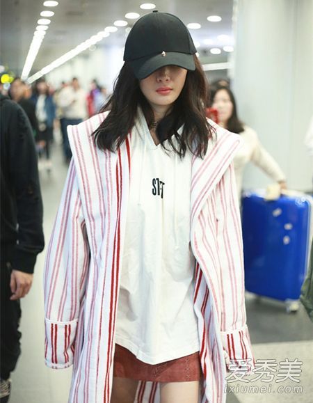 杨蜜裙子是什么牌子的