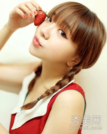 夏天小心晒伤会教你5种自制饮料来减轻斑点。