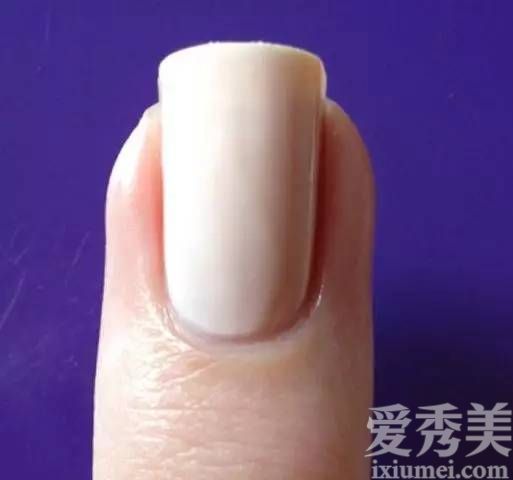 美甲教程:哑光紫色渐变美甲