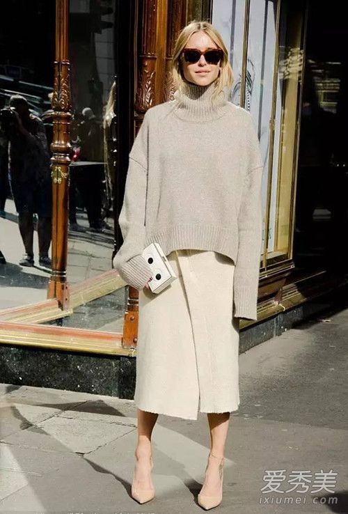女演员教你穿高领,并在冬天依靠它来保暖和时尚。