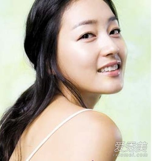 你为什么看起来这么老？哪些面部特征背叛了你