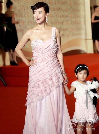 44岁的埃旺20年来一直避免辛辣的沐浴和面膜