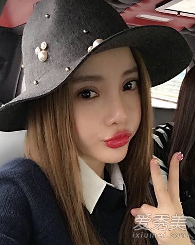 图解红唇妆:李小璐错妆改“香肠嘴”