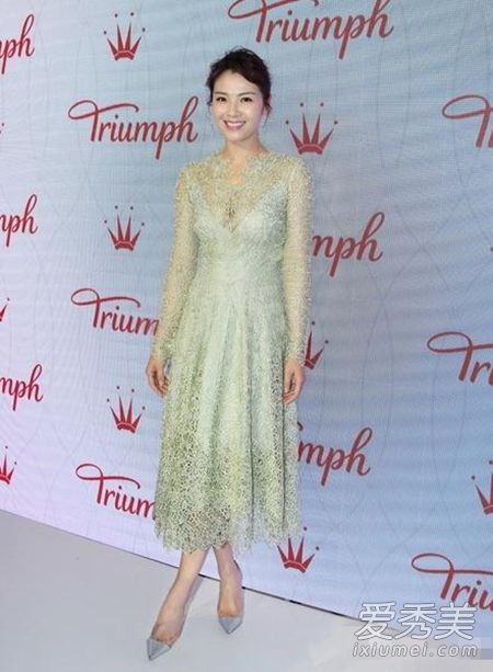 喜欢哈密瓜皮吗?刘涛蕾丝连衣裙其实很贵!