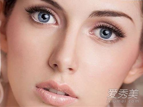 你只需要这五种方法来消除四面八方的眼袋