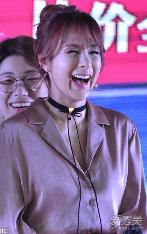 蔡妍的脸怎么了？是调整了还是他缝了太多针？