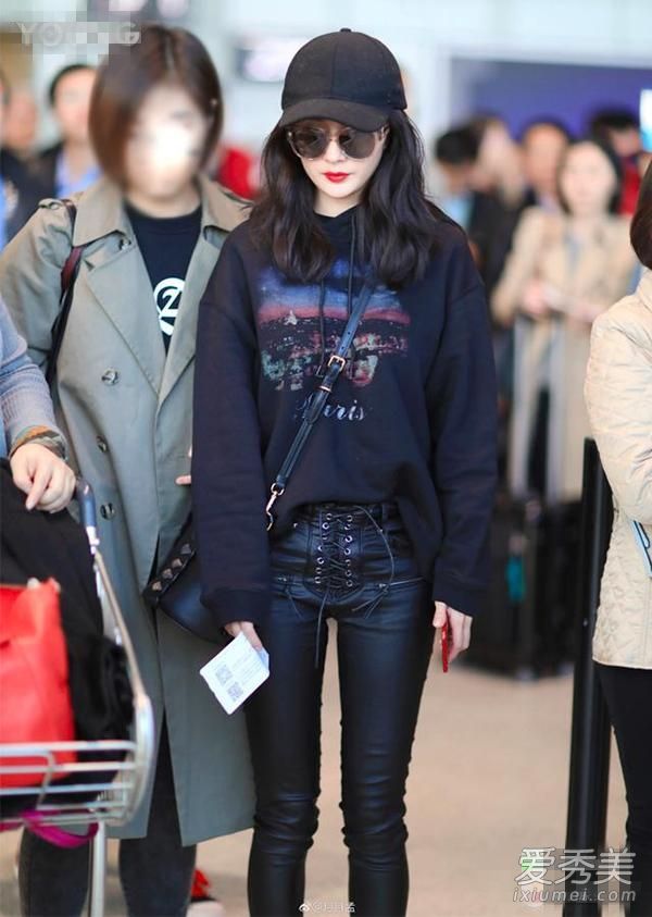 杨蜜,你不想要一条在田静长草的带子裤吗?