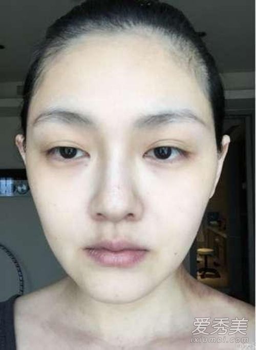 大S在干燥普通脸和削减娱乐圈的面粉脸方面很大方。