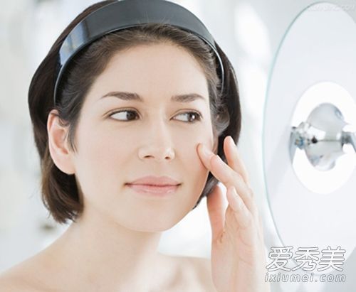 护肤品也会破坏皮肤。他们想变得美丽，但又变得丑陋。