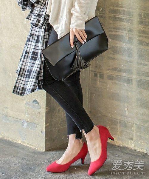 时尚人士升级蒙皮牛仔服装