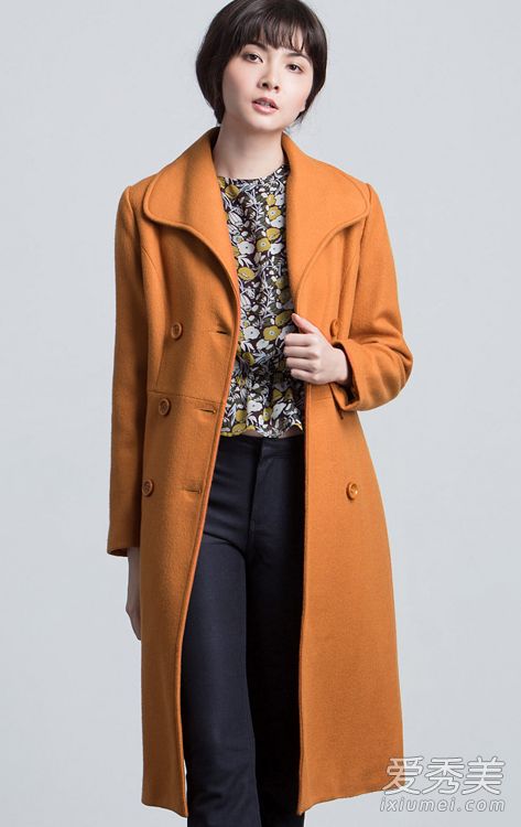 今年的外套穿成这样是为了和朋友一起暖冬。