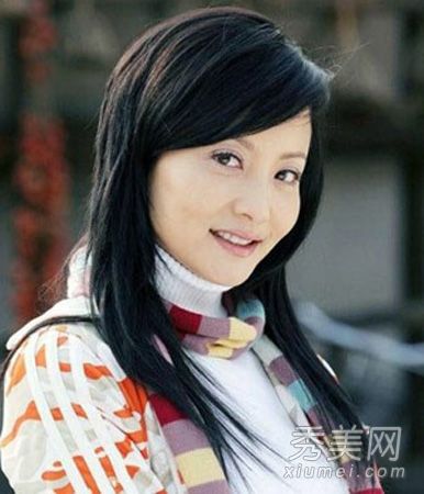 这位女演员的“缺乏美感”以及她那扭曲的脸和斗鸡眼的脸是无法挽回的。