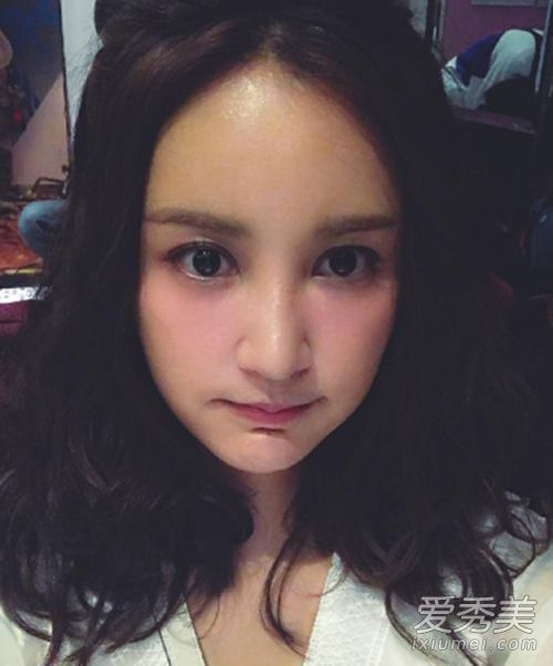 贾斯汀的力量保护他的妻子，保护张欣怡的下巴