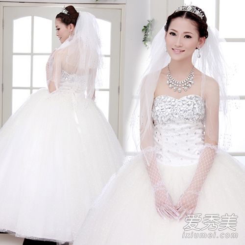 准新娘必须知道:婚纱和美甲搭配技巧