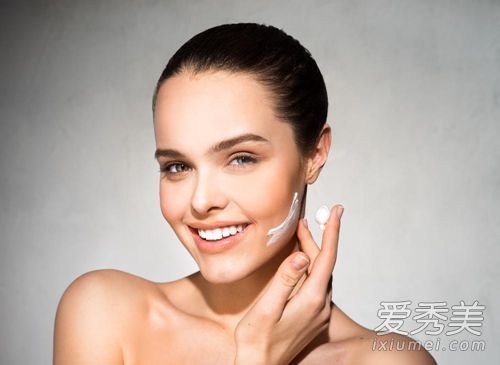 痤疮的五个部分的原因和改善方法让我们“对抗痤疮”