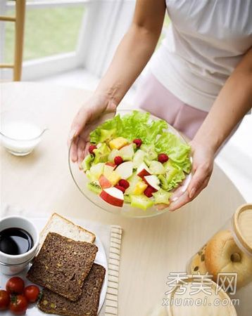 夏天吃什么对皮肤有好处？七种黄色食物是最好的保健食品。