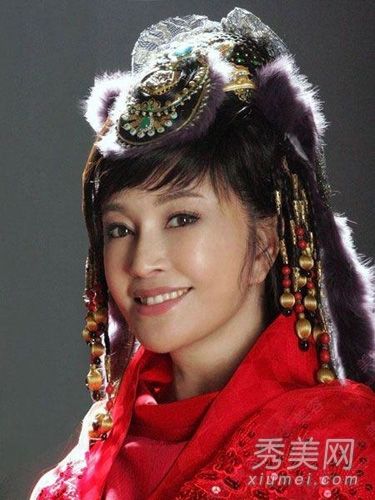 57岁的刘晓庆饰演一位化了妆、逆向生长的公主