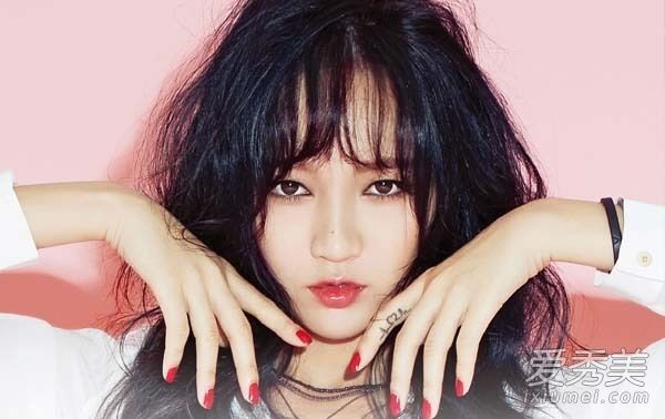 如何为下垂的眼睛画眼线?