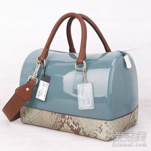 哪个品牌更好,furla还是mk?哪个品牌更高档,芙拉拉夫还是MK?