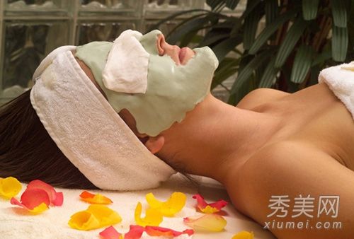 揭示自制面膜的缺点；美丽不能对抗中毒