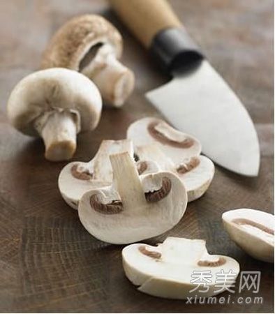 七种美白食物被推荐用于夏天内外美白。