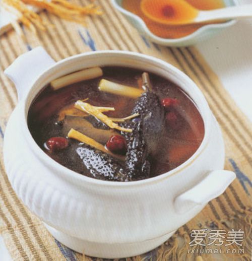 滋润美容的五种美容汤必须从口中输入。