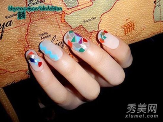 DIY美甲:带插图的美丽几何图案美甲教程