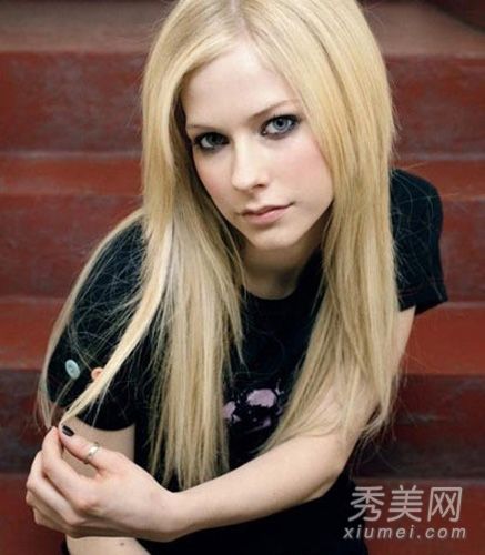 娱乐圈的明星喜欢微笑的嘴唇