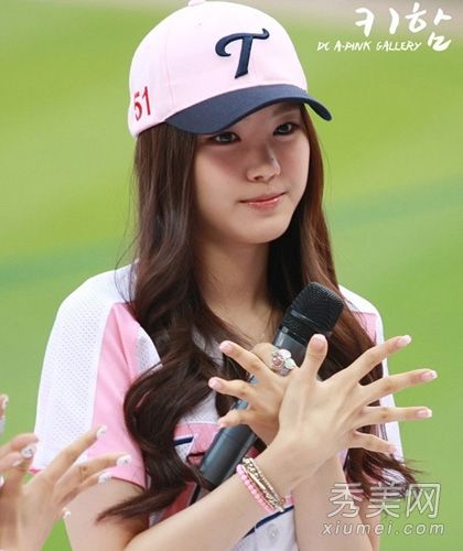 儿子纳恩隆鼻前曝光的“我们结婚了”老照片