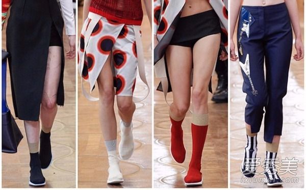 唐嫣,袁姗姗,娱乐圈的女演员都穿着它!2017年最热门的单双袜子和鞋子