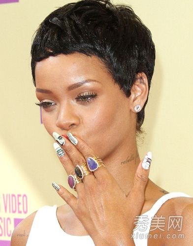 欧美女演员美甲图初夏美甲新模式