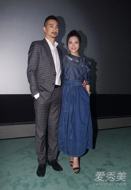 下巴尖尖的，躺着的蚕和杨子山的整容，我都认不出她了。