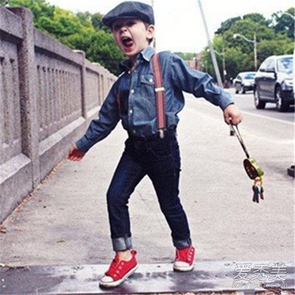 带图片的儿童背带儿童怎样穿背带好看？