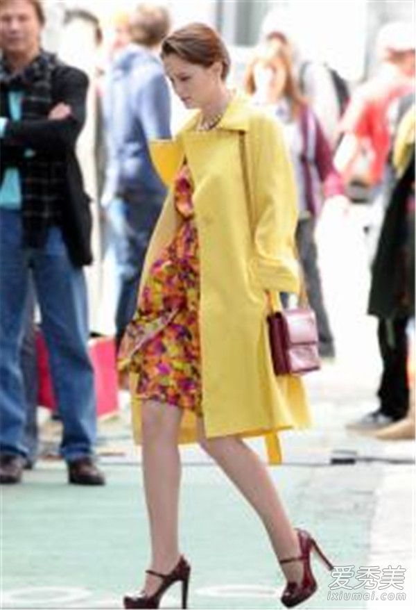 如何搭配雪纺裙子?这种搭配真的很时尚。