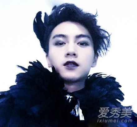 陈小明男星敢画眼线成妖孽