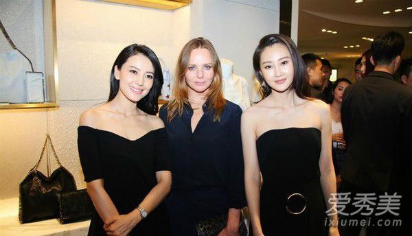 时尚偶像都展示了他们的锁骨，你需要这些性感的相机。