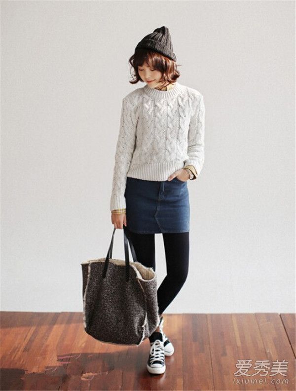 这条牛仔裤配什么衬衫？这是建造它的好方法。