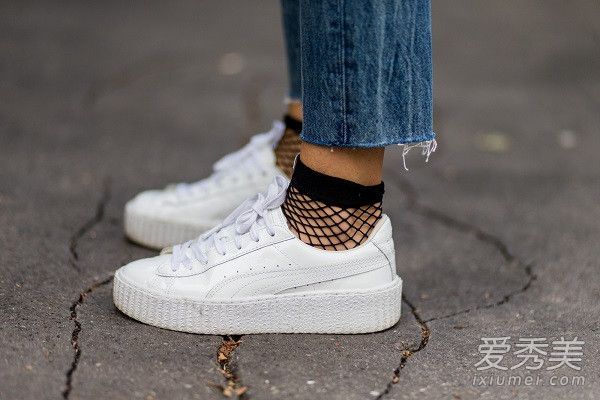 细节张扬叛逆个性网袜的时尚潮流又回来了