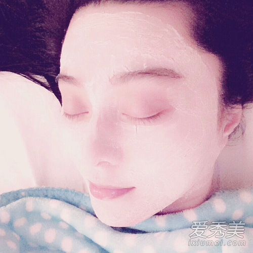 范冰冰是一名面具控制女演员,她依靠面具来滋养半透明的肌肉