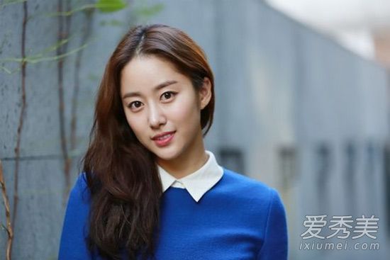 韩国女演员在夏天选择合适的护肤品