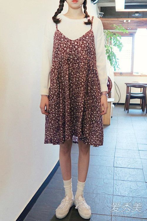 韩牛穿得很正式!一件长袖碎花连衣裙值十件。